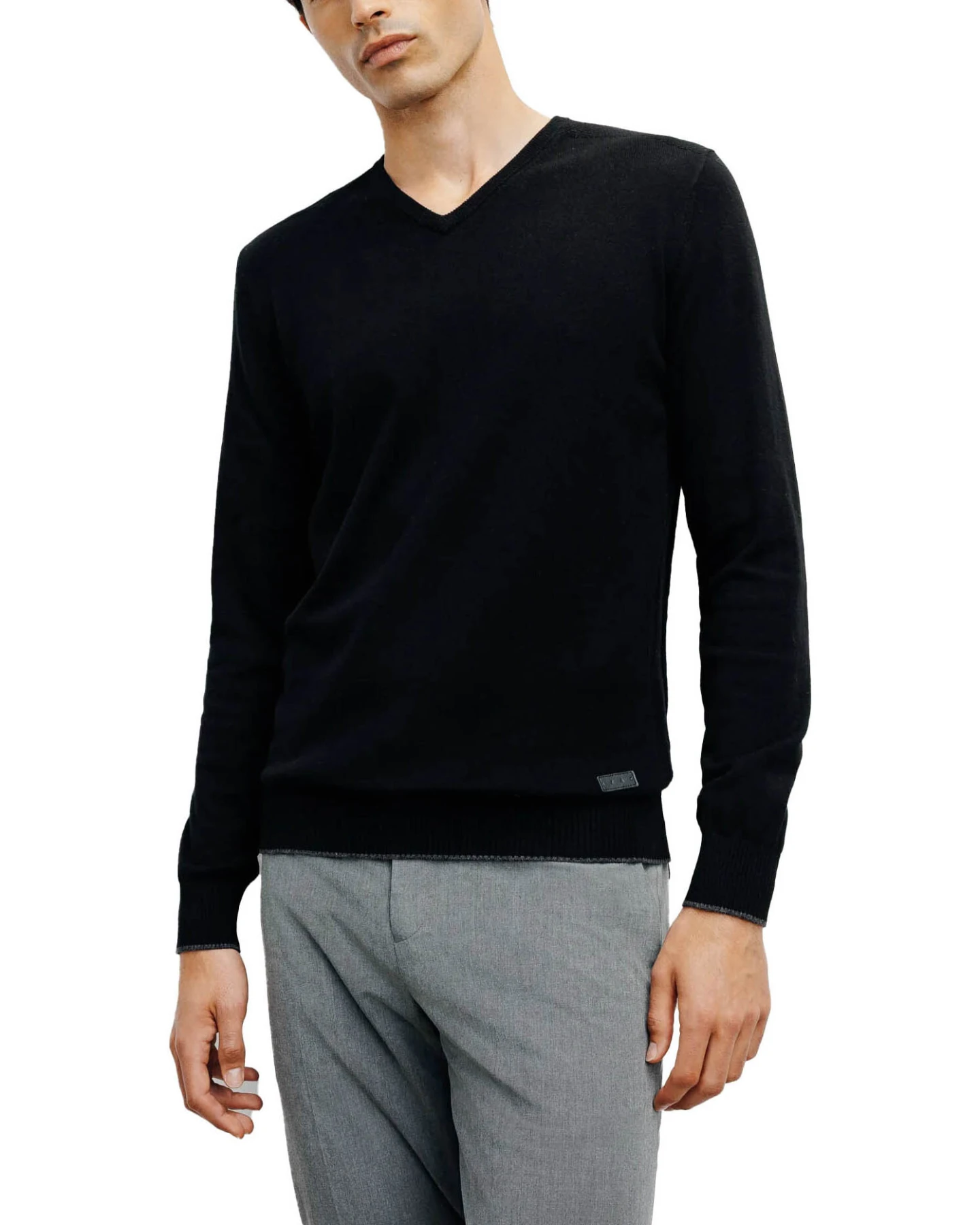 V-neck Long Sleeves Sweater Image