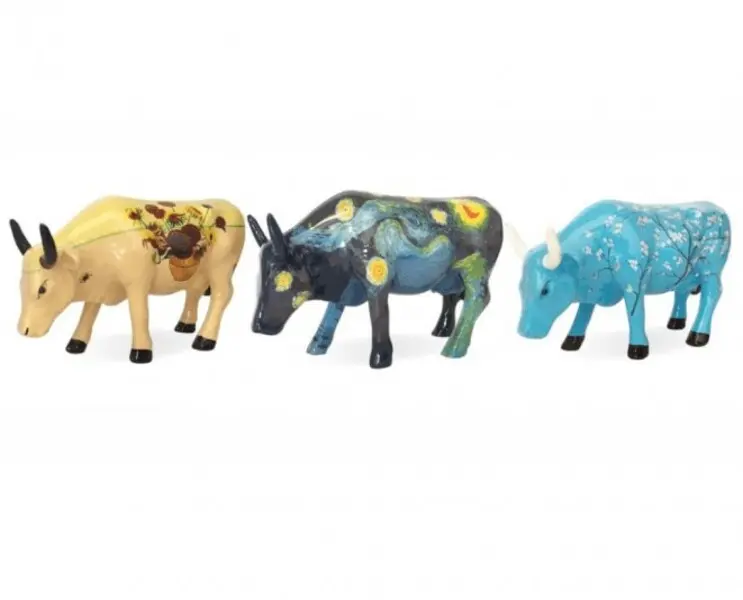  Art Pack statue