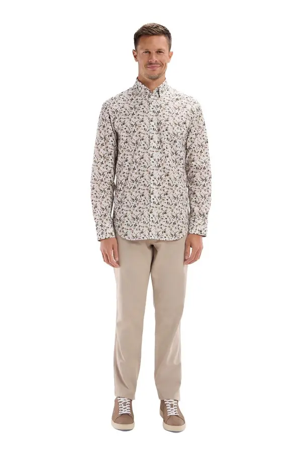 Straight-cut medium stretch cotton and linen pleat-free chinos