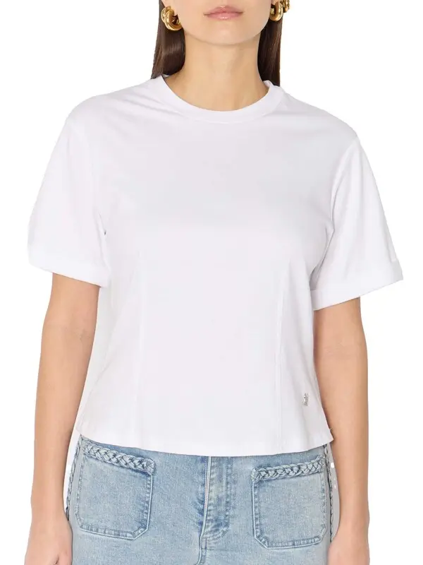 Round Neck Fitted T-Shirt