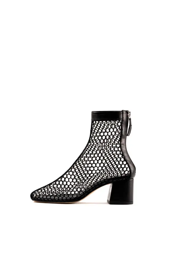 WOMAN'S SANDALS