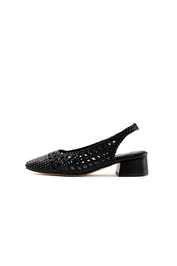 WOMAN'S SANDALS