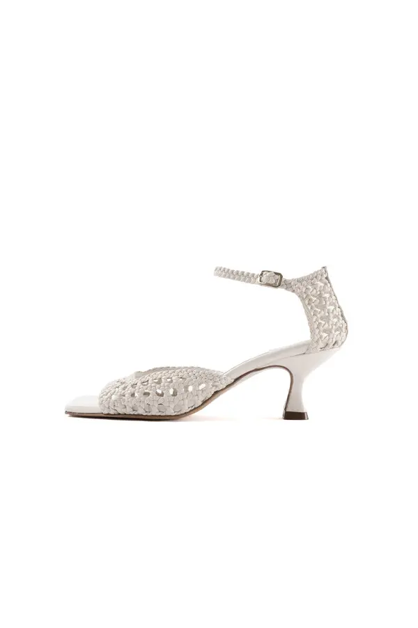 WOMAN'S SANDALS