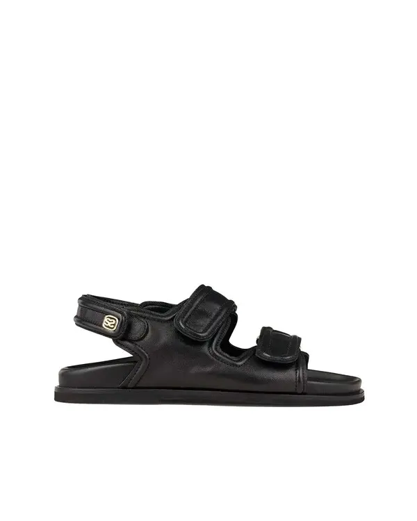 Plain leather flat sandals