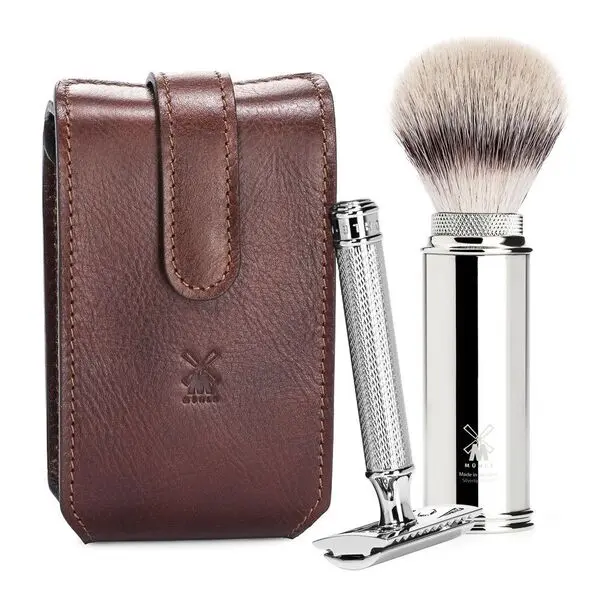 Travel shaving set