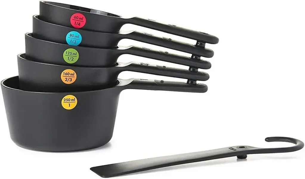 6 PC PLASTIC MEASURING CUPS -SNAPS - BLACK