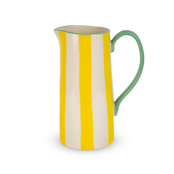 1.3 L stoneware carafe.
