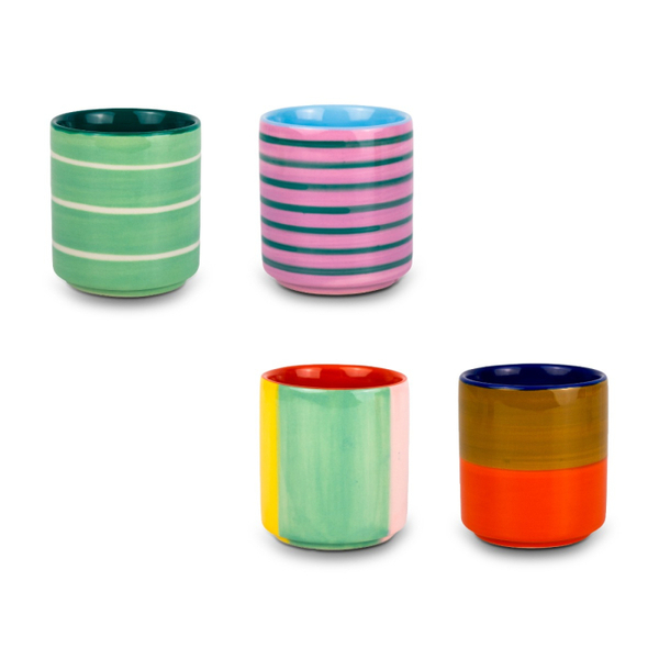 Set of 4 stoneware coffee cups.