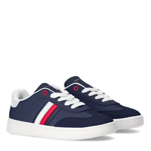 Stripe Low Cut Lace-Up Sneaker 