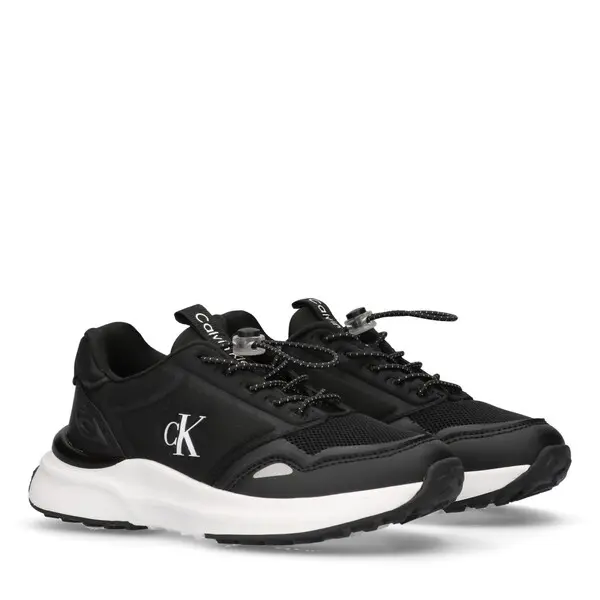 Low Cut Lace-Up Sneaker 