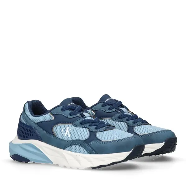 Low Cut Lace-Up Sneaker 