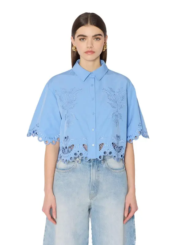 Short shirt with embroidery