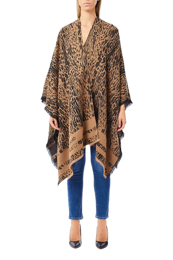 Animal-print poncho Image