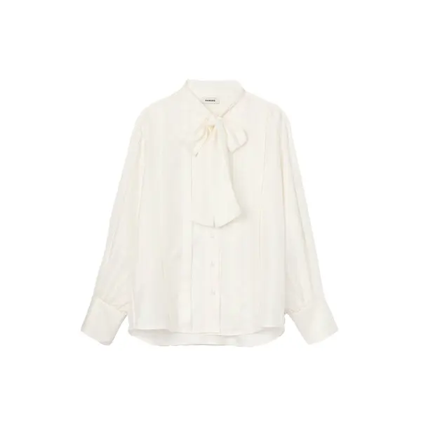 Silk shirt with a lavallière collar