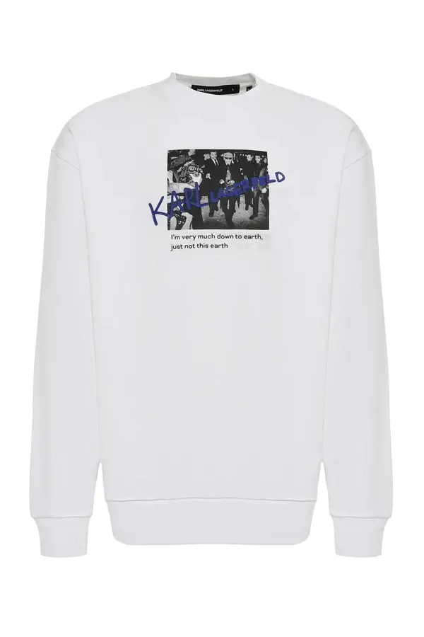 Sweatshirt with a graphic photo and quote print.