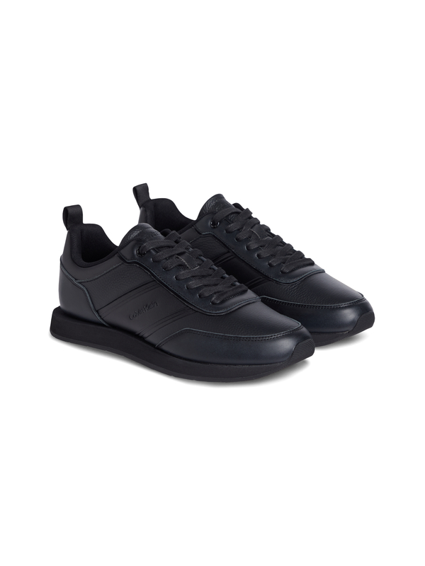 Classic low-top casual sneaker Image
