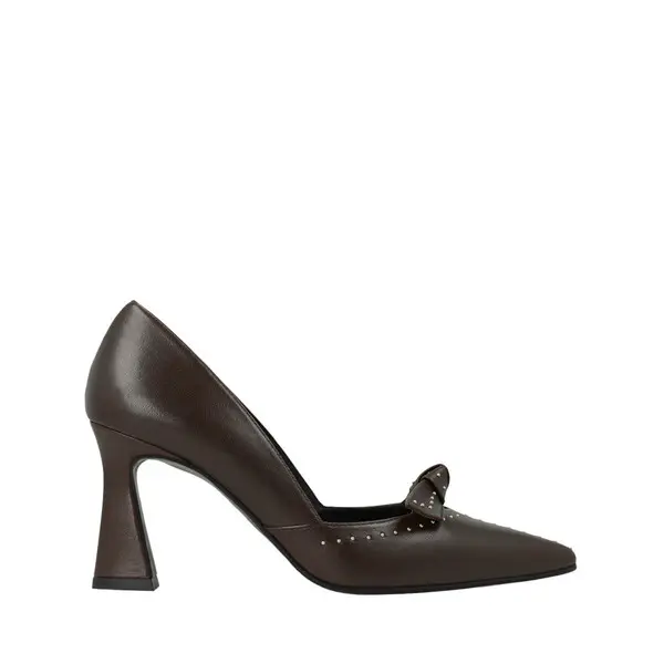 Leather Pump with Studs Bow