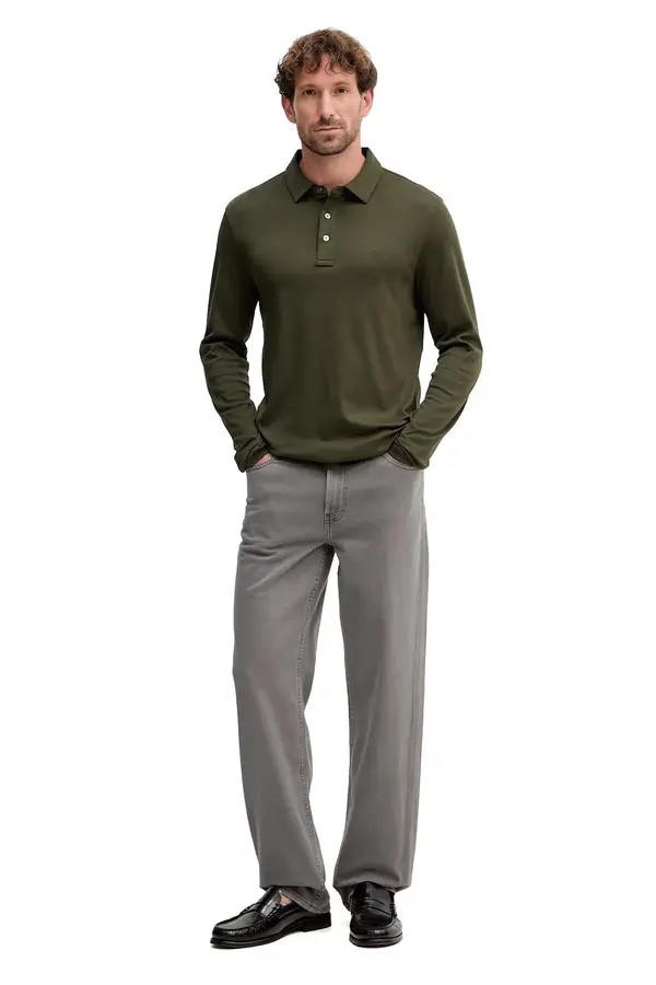 Regular Waist Straight Leg Jeans