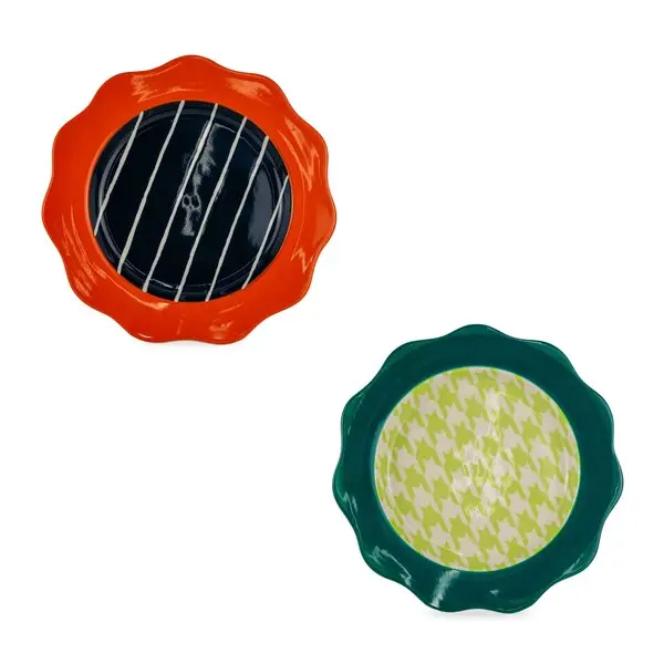 Set of 2 colored stoneware dessert plates. Ø 19 cm.