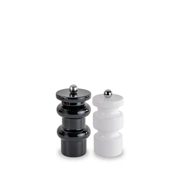 Pepper mill and salt mill set. Black and white colors.