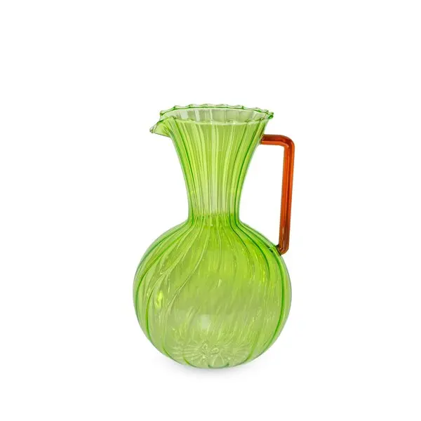 Glass carafe. Color: Green. Capacity: 1.5 L.