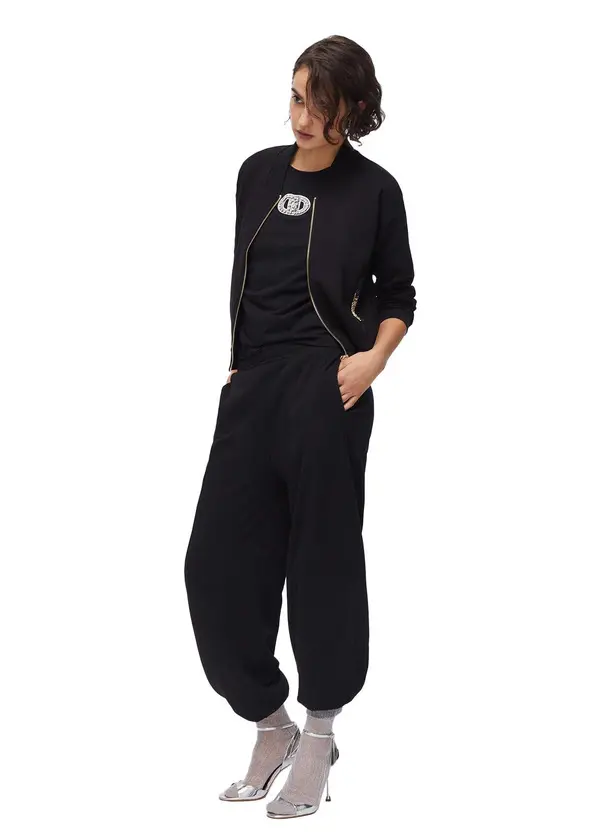 Lightweighted Sweater with Zip and Chain Image