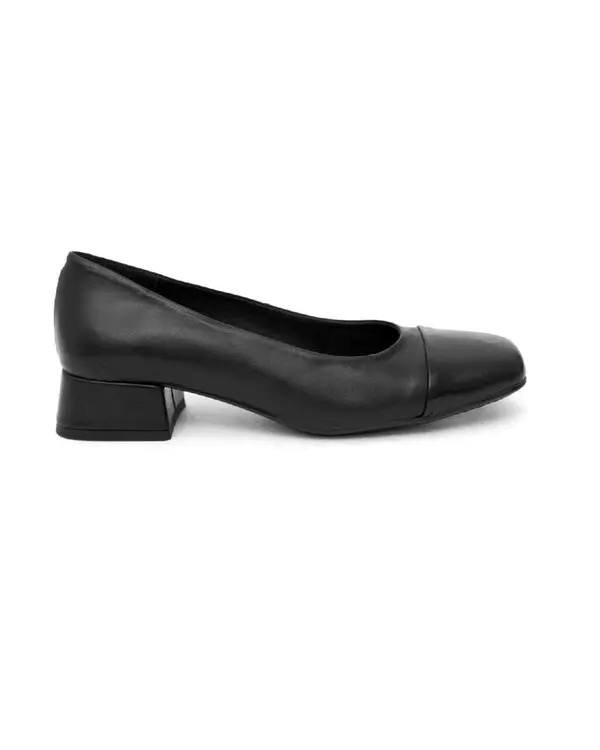 Cap-Toe Block-Heel Pump