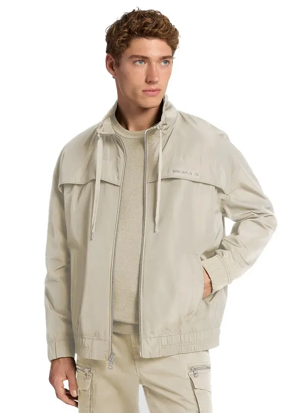 Lightweighted Windbreaker Jacket with Ribbed Cuffs