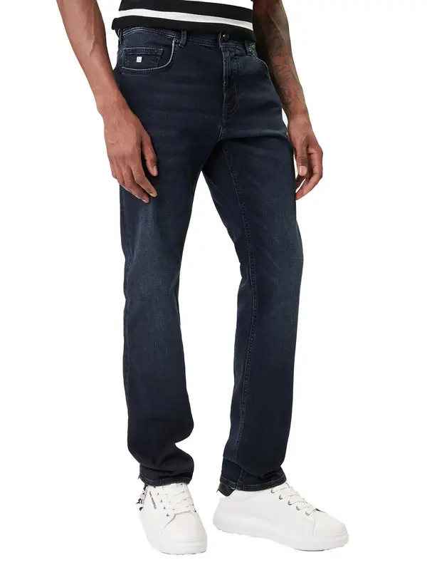 Slim Fit Washed Jeans