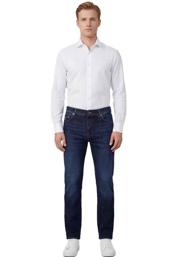 Straight-LegDenimJeans Image