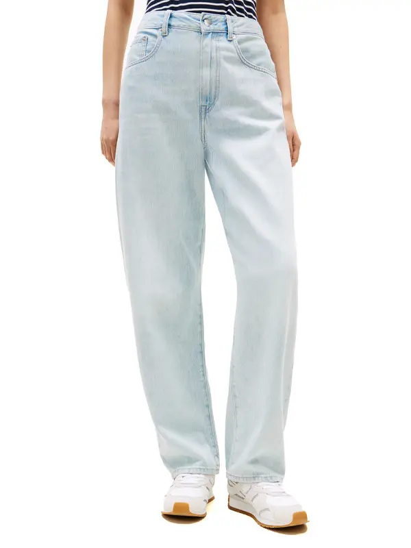 Mid-Rise Barrel Jeans  Image