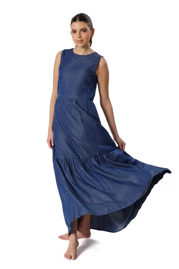 Long Sleeveless Dress With A Round Neckline Image