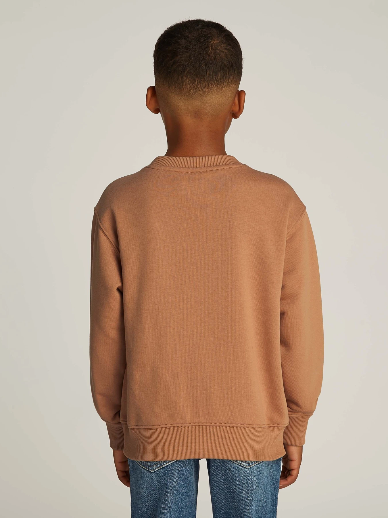  Relaxed Gradient Logo Sweatshirt Gallery