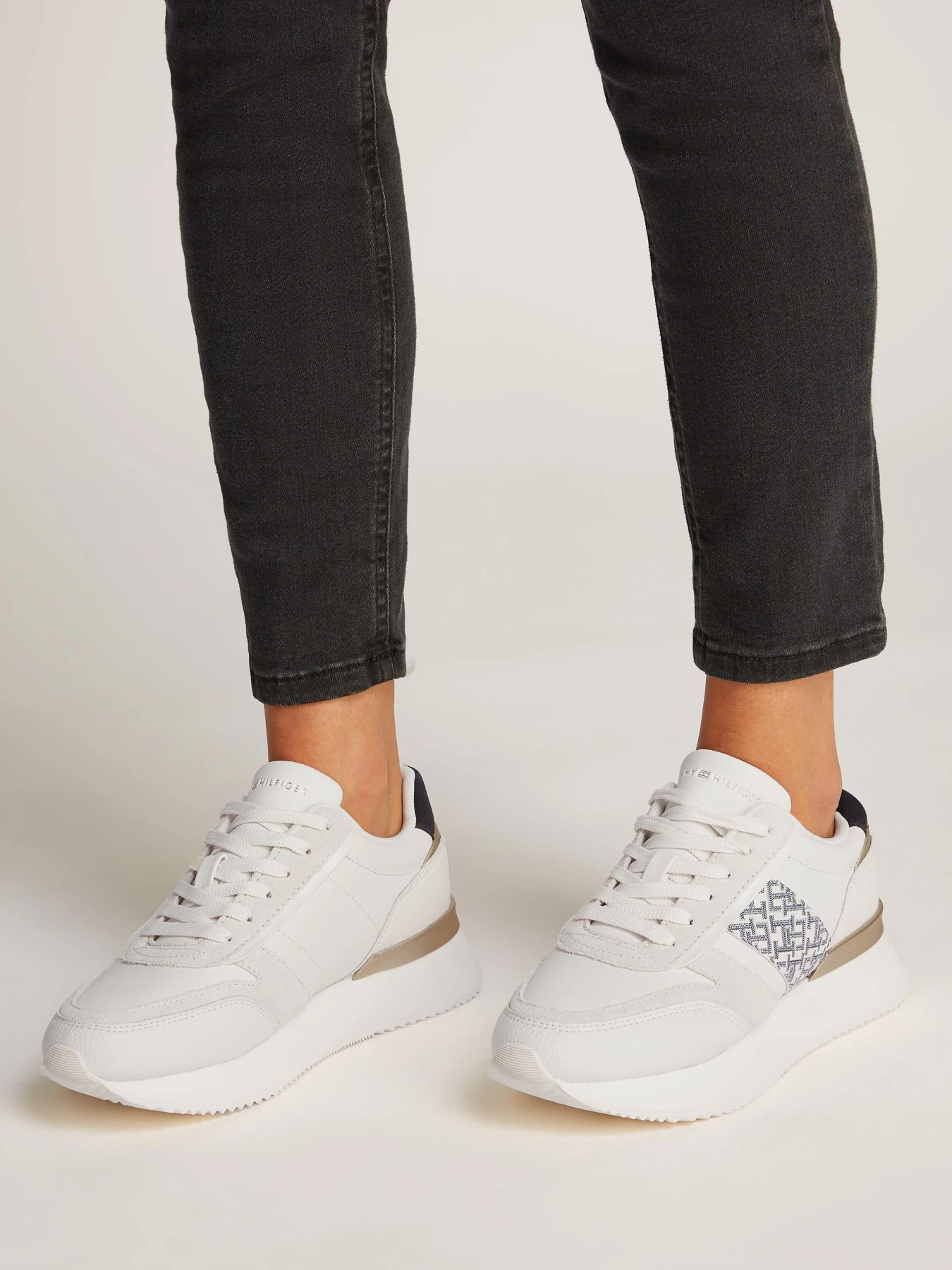 Lux Monogram Runner Trainers Gallery