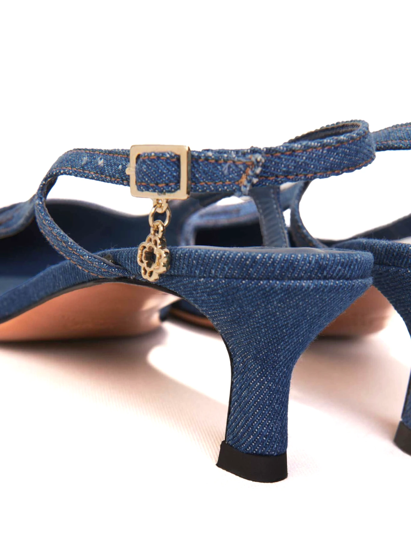 Denim Strass Slingback Pump Gallery