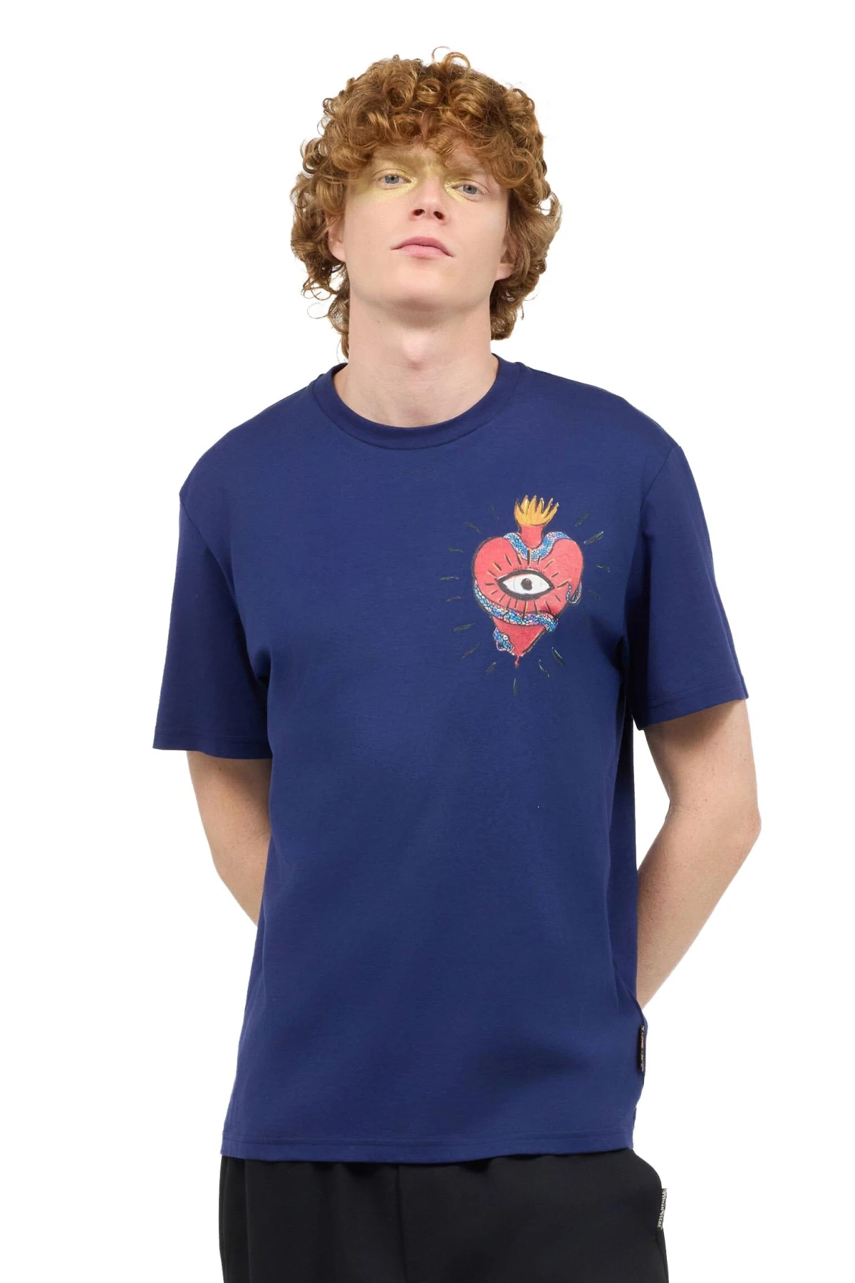 Short Sleeve T-Shirt With Heart And Snake Gallery