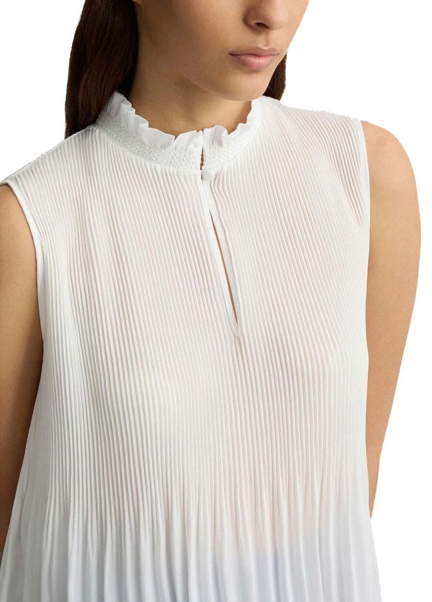 Pleated Sleeveless Blouse Gallery