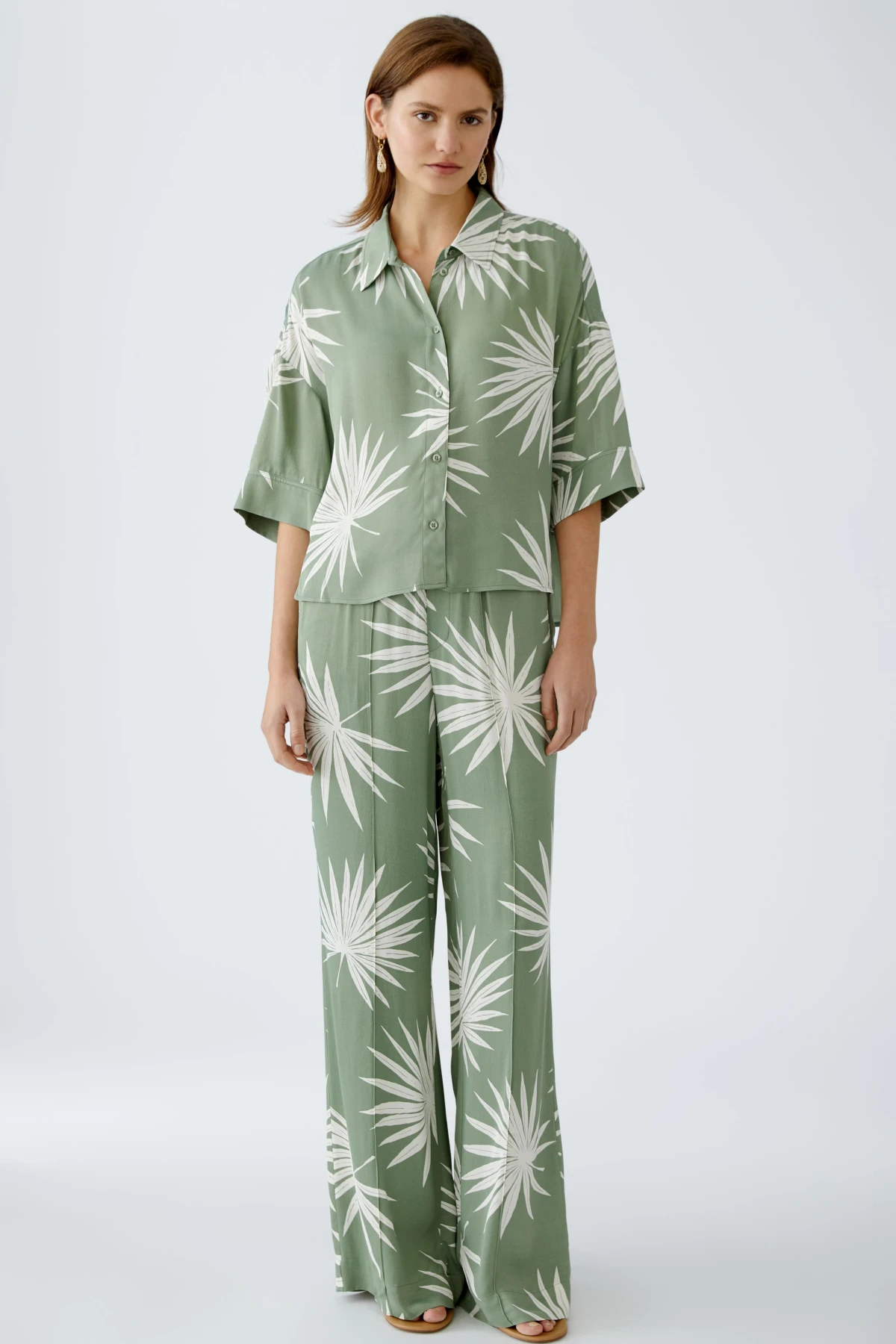 Button-Up Shirt with Palm Leaf Print Gallery