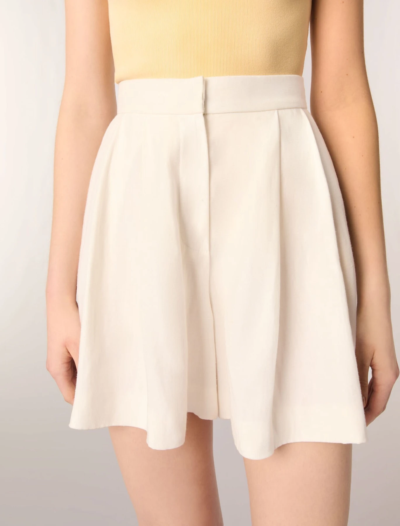 Flowing shorts
 Gallery