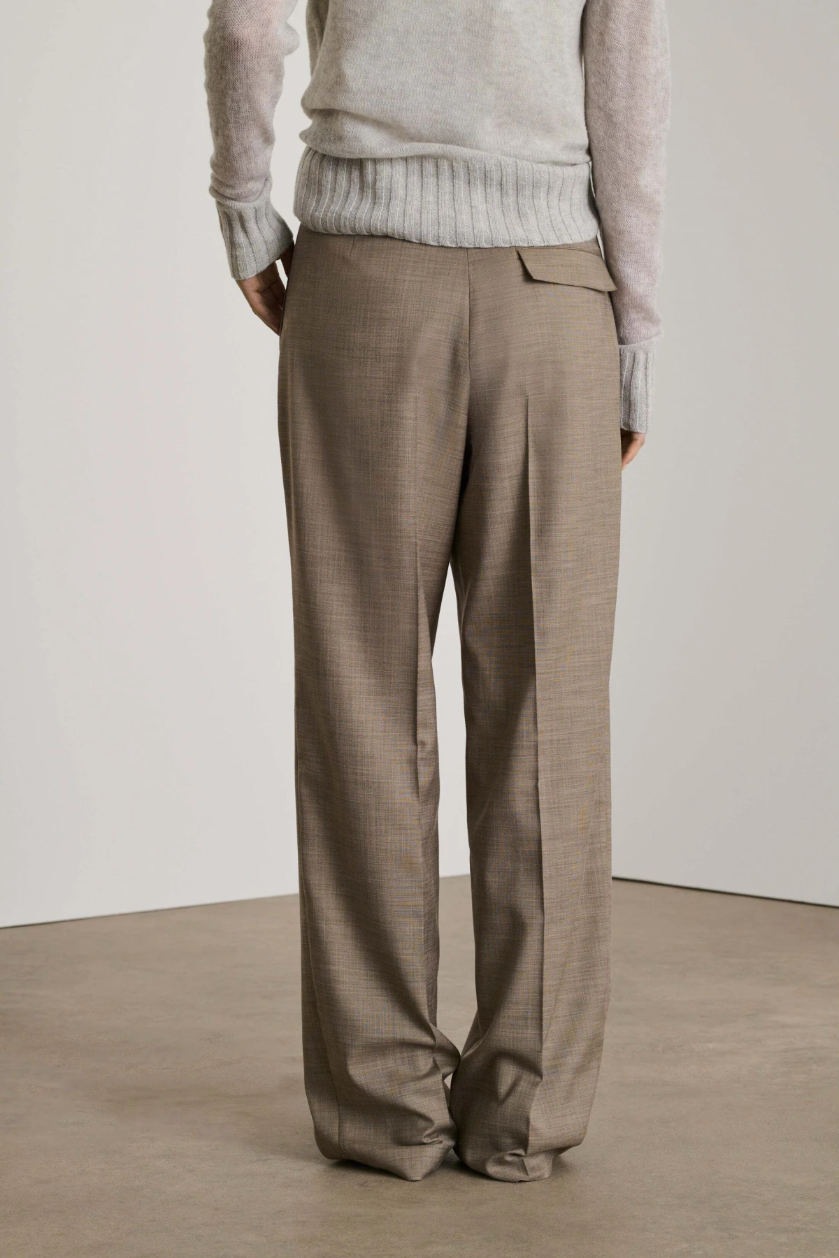 Straight leg fit trousers Gallery