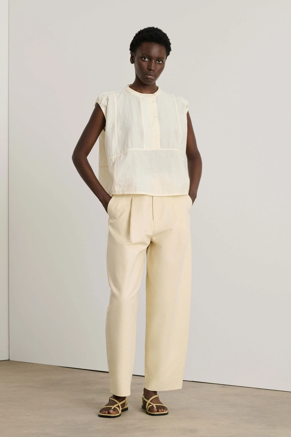 Loose fit curved cut Top Gallery