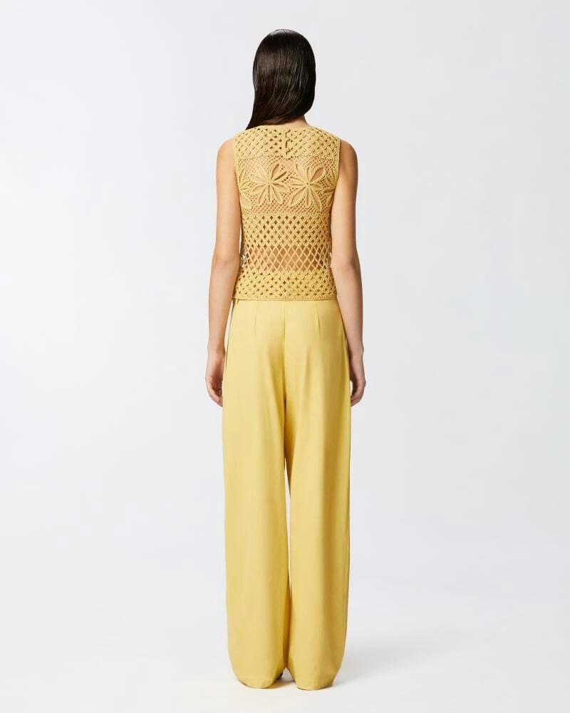 Sleeveless crochet top with openwork Gallery