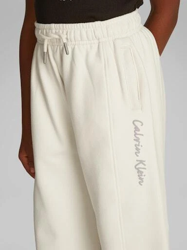  Relaxed Sweatpants Gallery