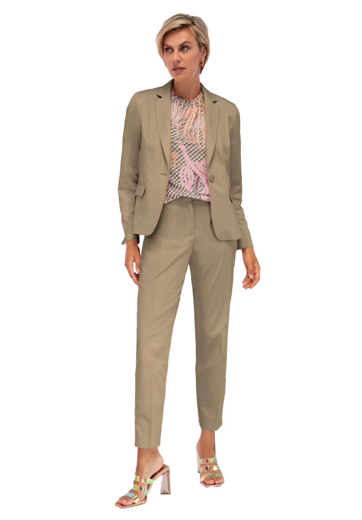 short blazer with lapel collar and flap pockets Gallery