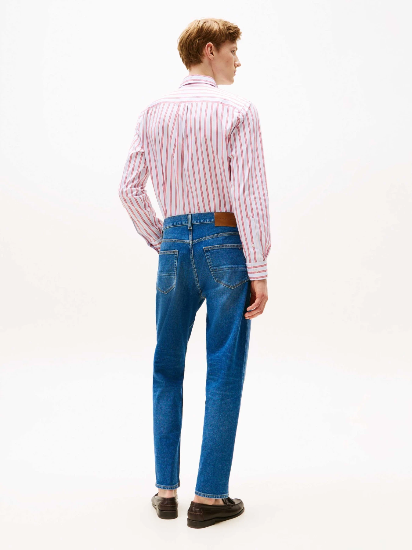 Mid Rise Tapered Jeans Gallery