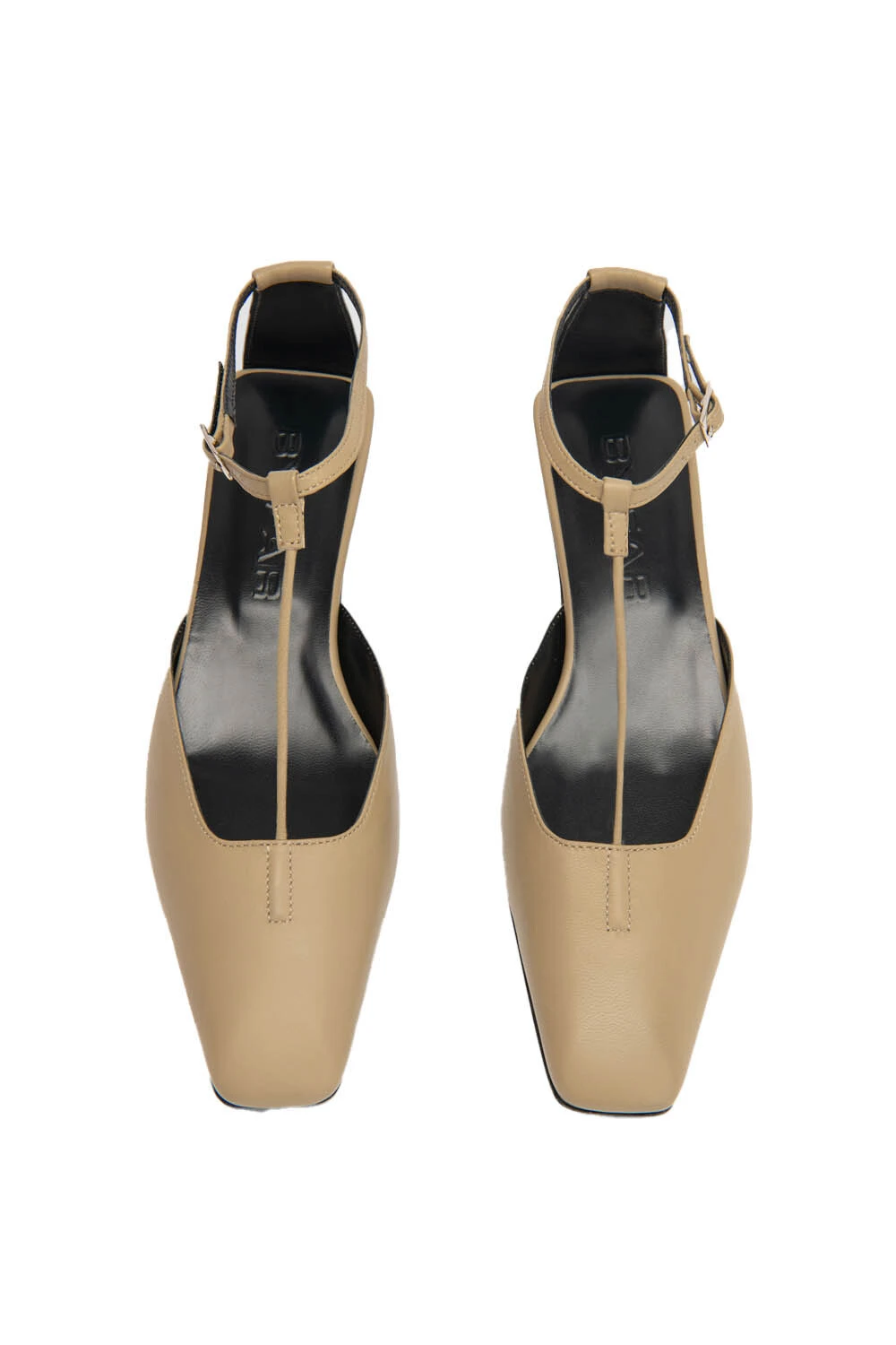 Kitten Heel Pointed-toe Pump with Kitten Heels Gallery