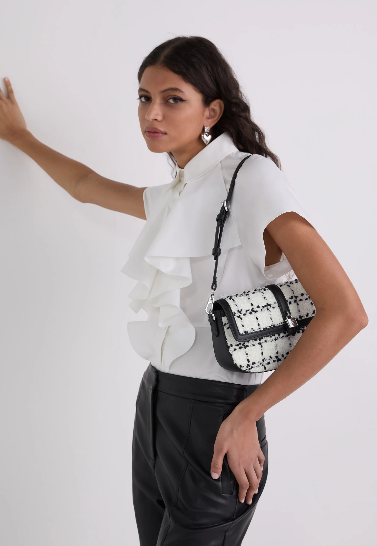 K/Autograph Padlock Leather Shoulder Bag Gallery