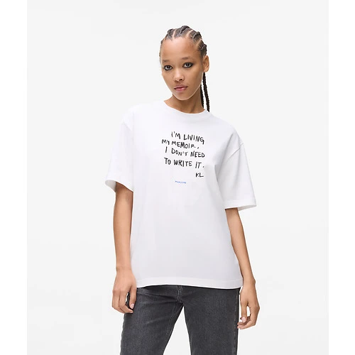 Oversized T-Shirt with "I'm living my memoir" Quote Gallery