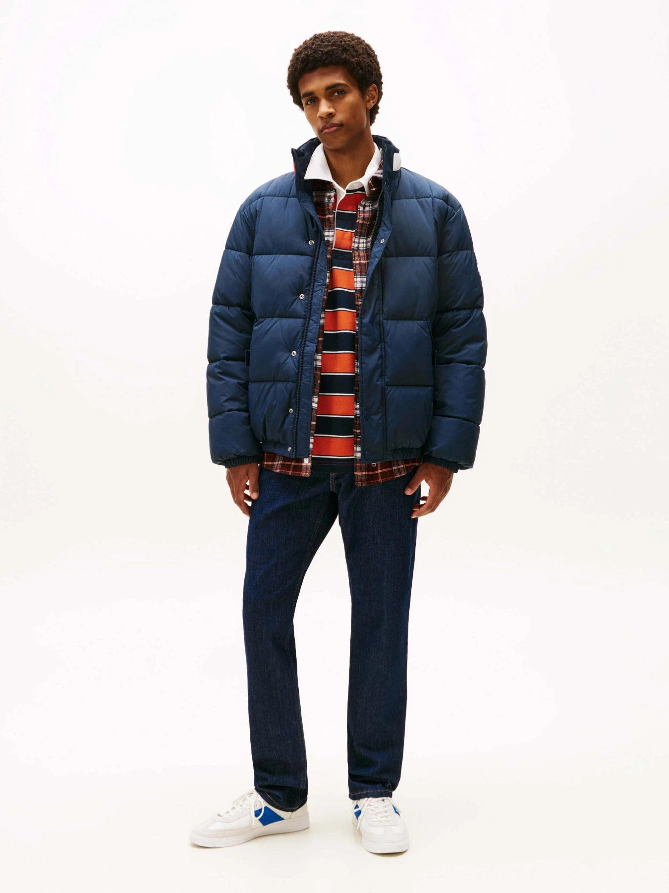 Colour-Blocked Collar Relaxed Puffer Jacket Gallery