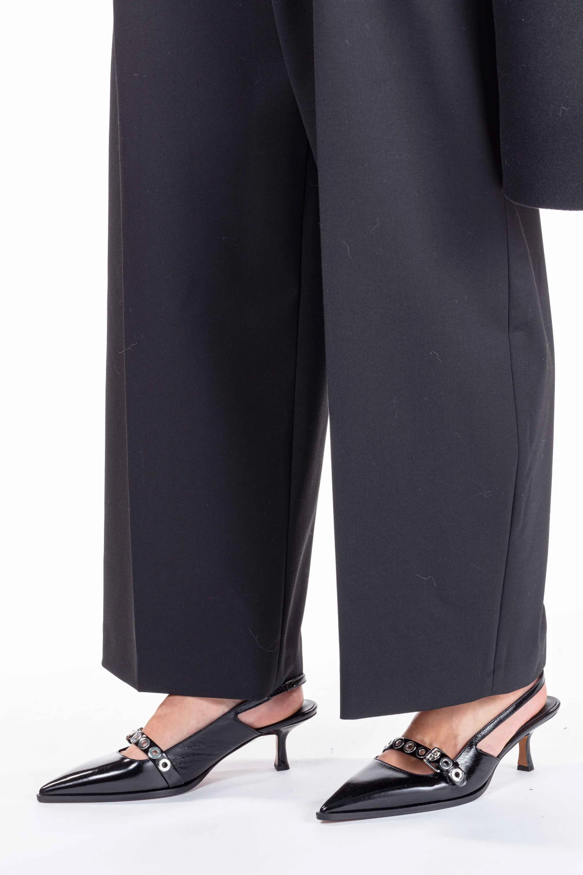 Leather Pumps With Eyelet Strap Gallery